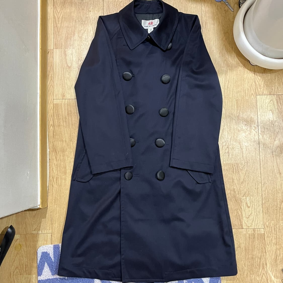 (EU 38) 꼼데가르송 X H&M 트렌치코트 딥네이비 상품이미지3