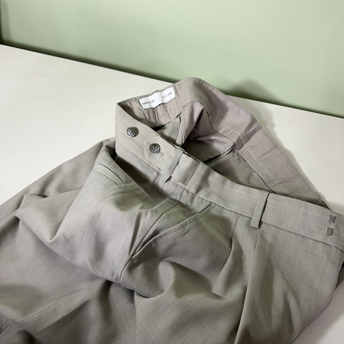 XXL 흐앤므 아뜰리에 H&M 하이웨스트 라이트그레이 와이드핏 투턱 린넨 상품이미지1