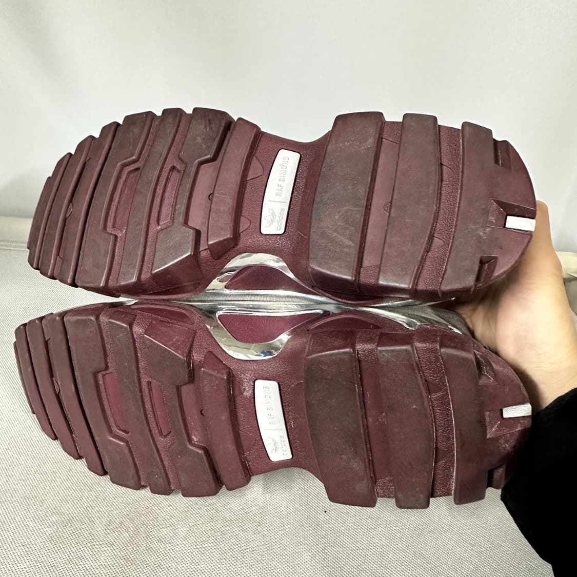 아디다스 X 라프 시몬스 디트로이트 러너 그레이 마룬 상품이미지7