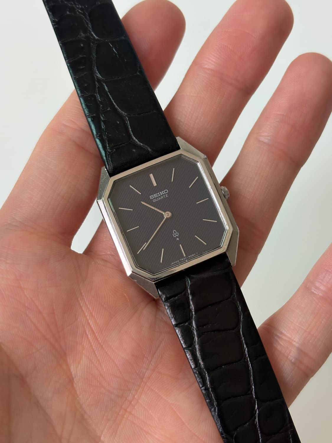 1980s Chariot Navy Dial Tank Quartz 상품이미지1