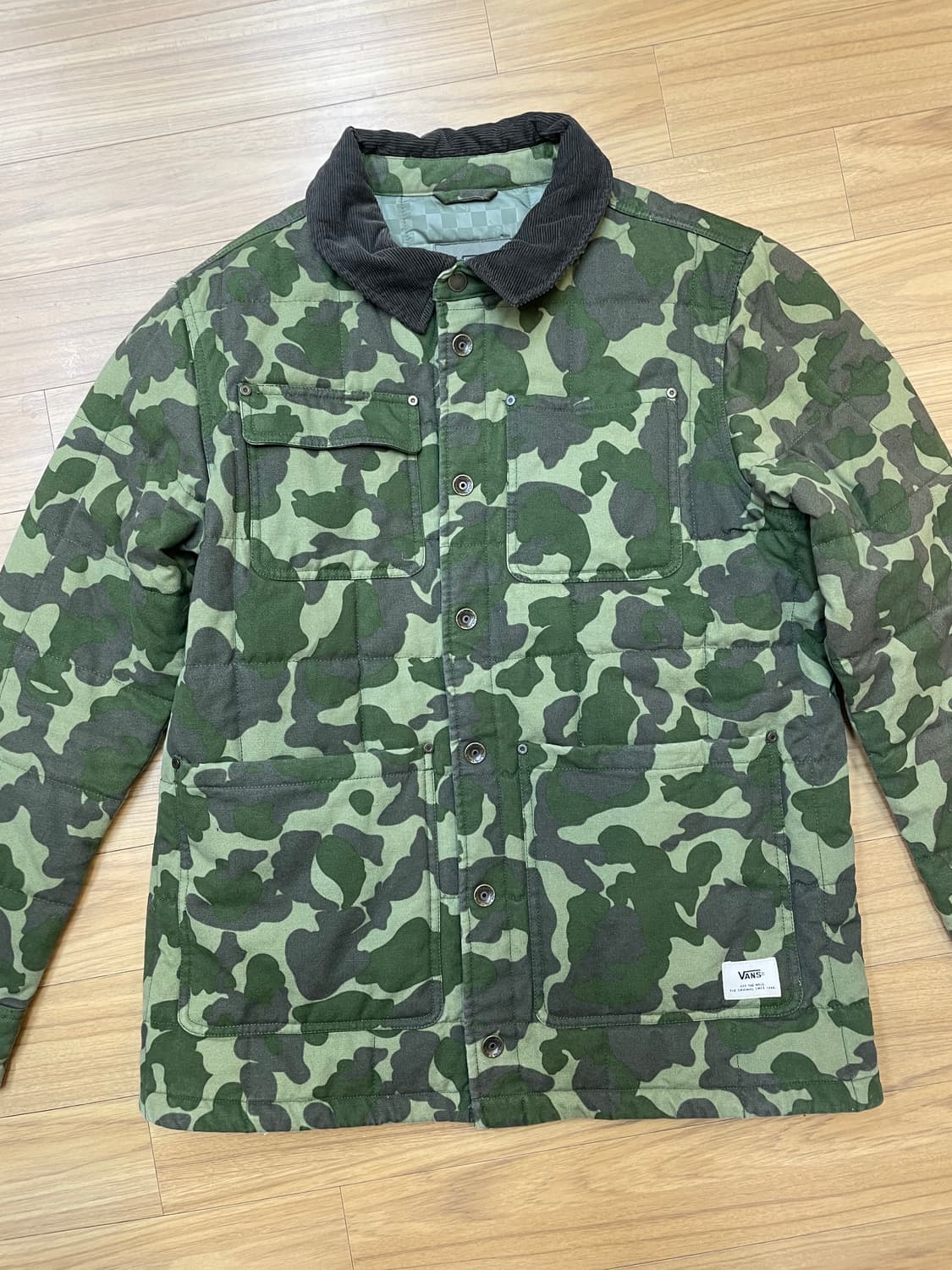 반스 카모 자켓 L사이즈 판매합니다. 겉감은 면 100%로 제작되었고 안 상품이미지1