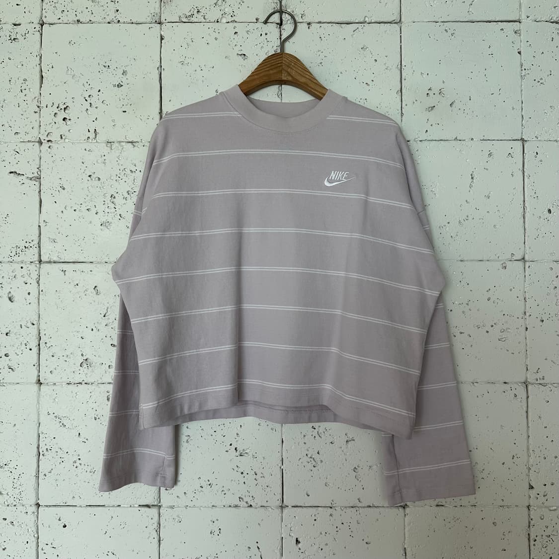 우먼M 나이키 크롭 긴팔티 상품이미지1