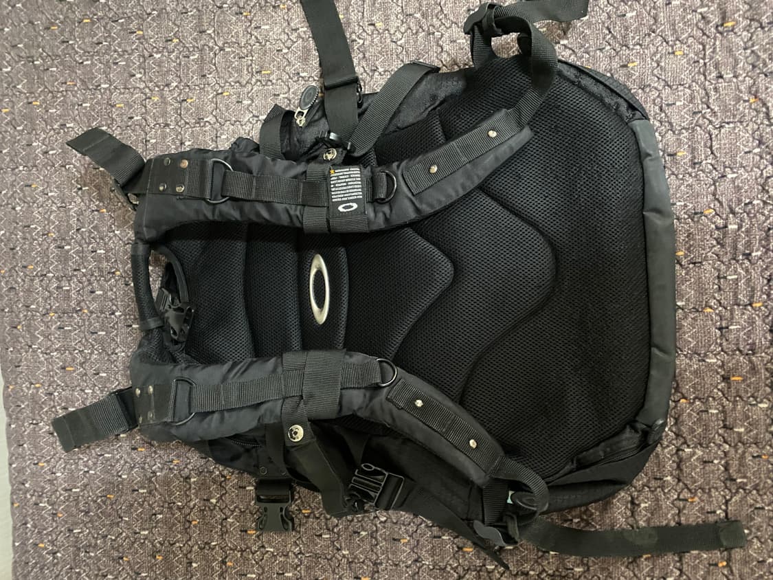 오클리 블랙 백팩 상품이미지2