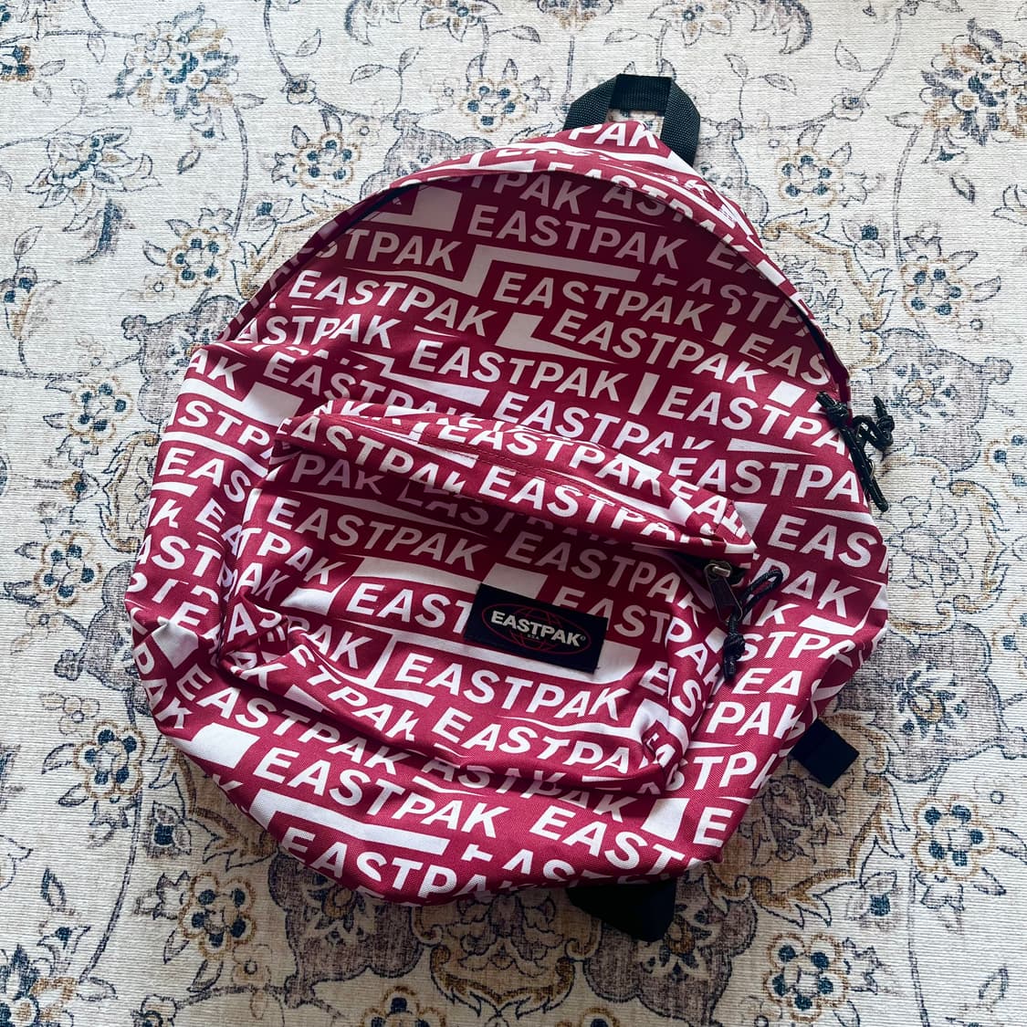 이스트팩 로고 플레이 백팩 상품이미지2