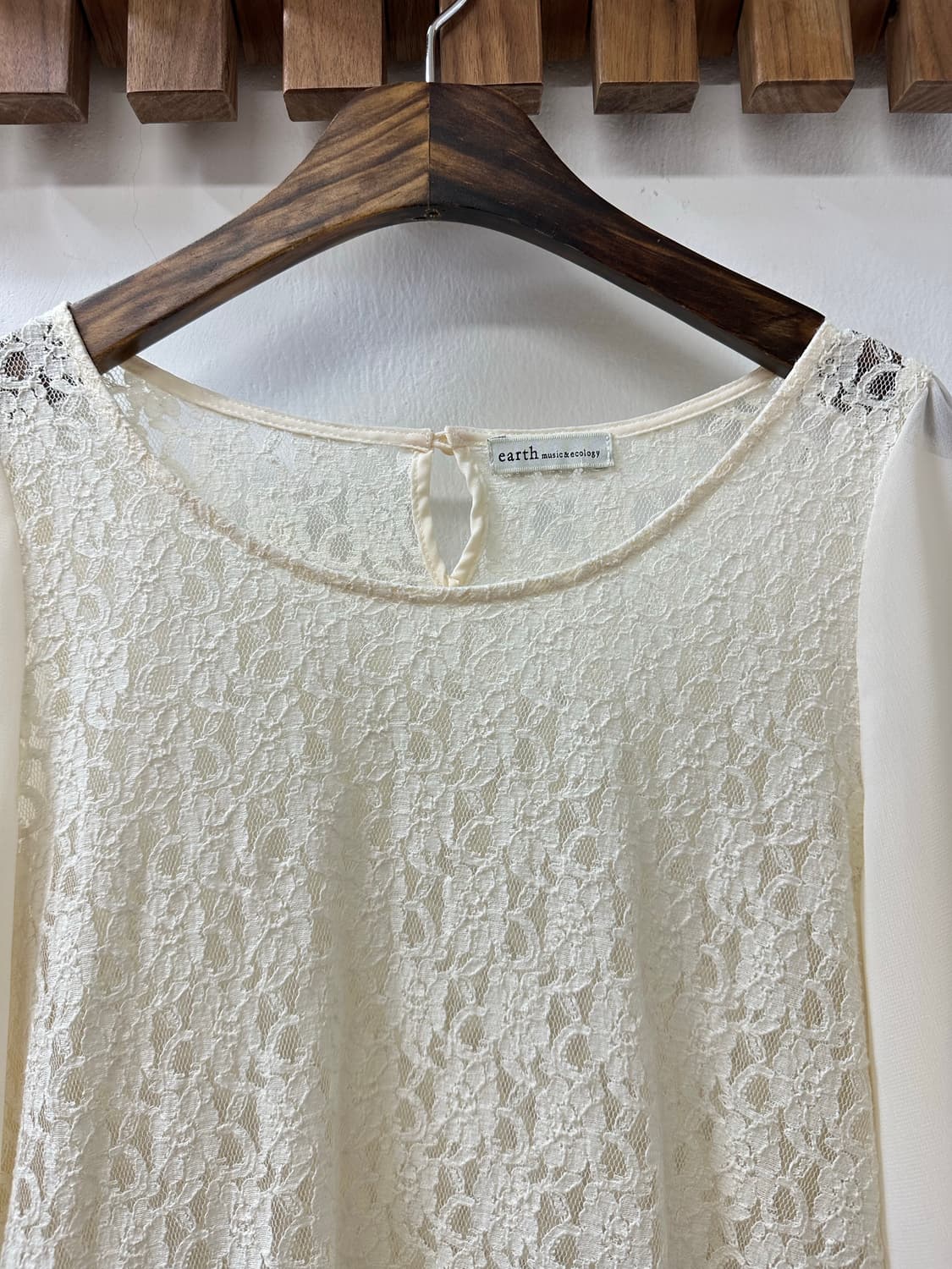일본빈티지 어스뮤직 아이보리 레이스 페플럼 시스루 소매 블라우스 상품이미지4