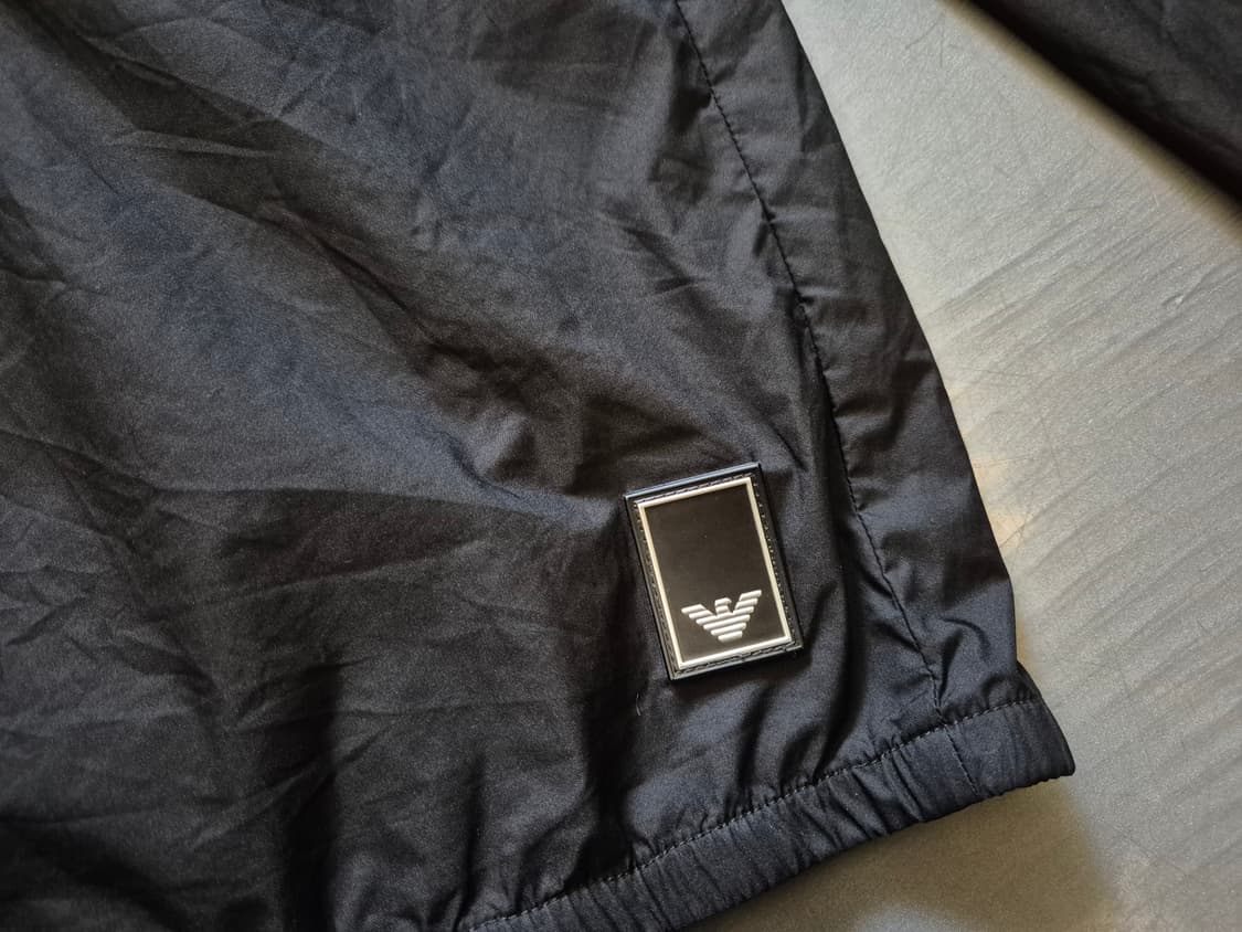 엠포리오아르마니 패커블 윈드브레이커 상품이미지7