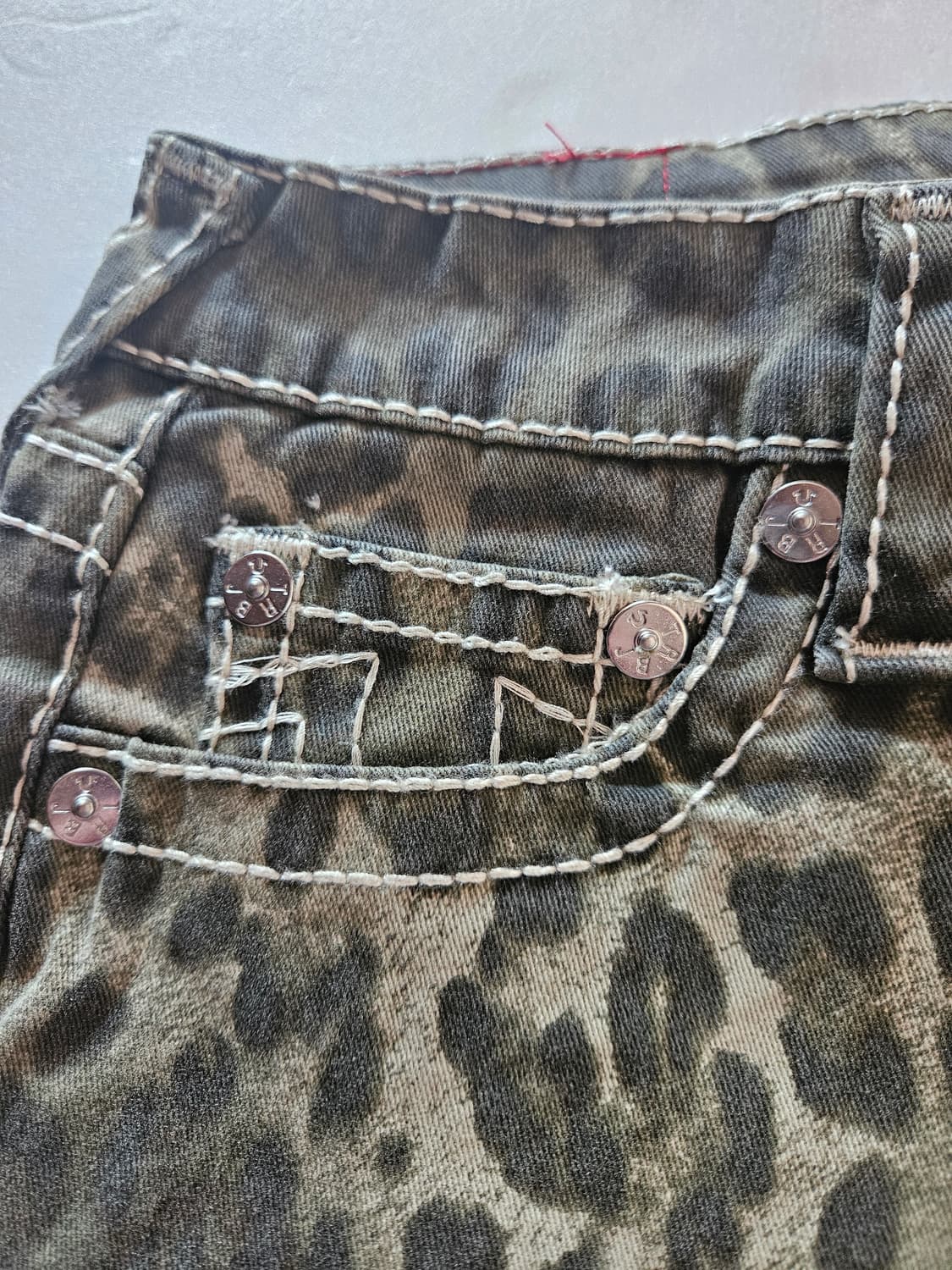 트루 릴리젼 로우라이즈 빅티 데님 팬츠 상품이미지5