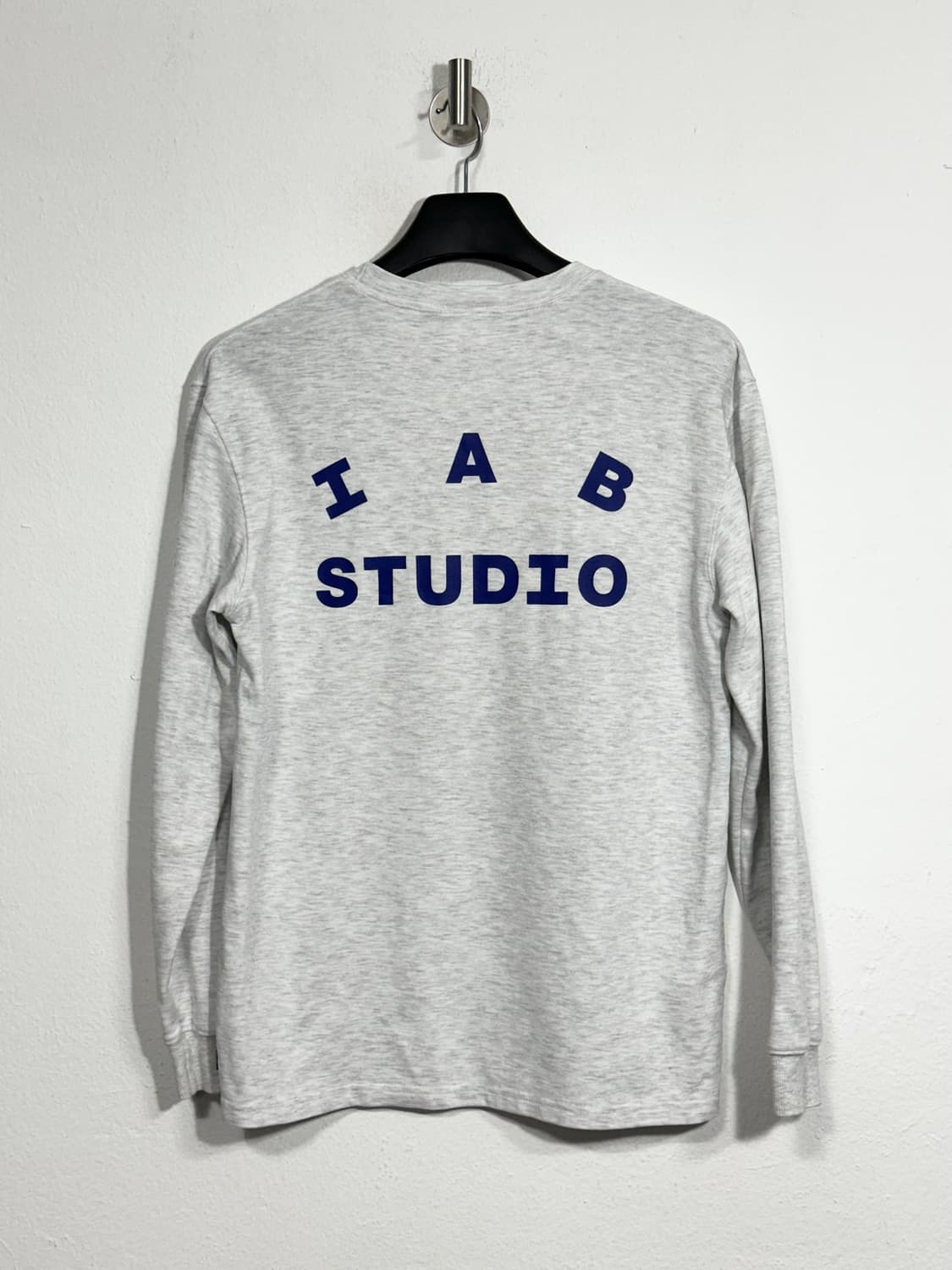 아이앱스튜디오 롱슬리브 라이트그레이 M 상품이미지1