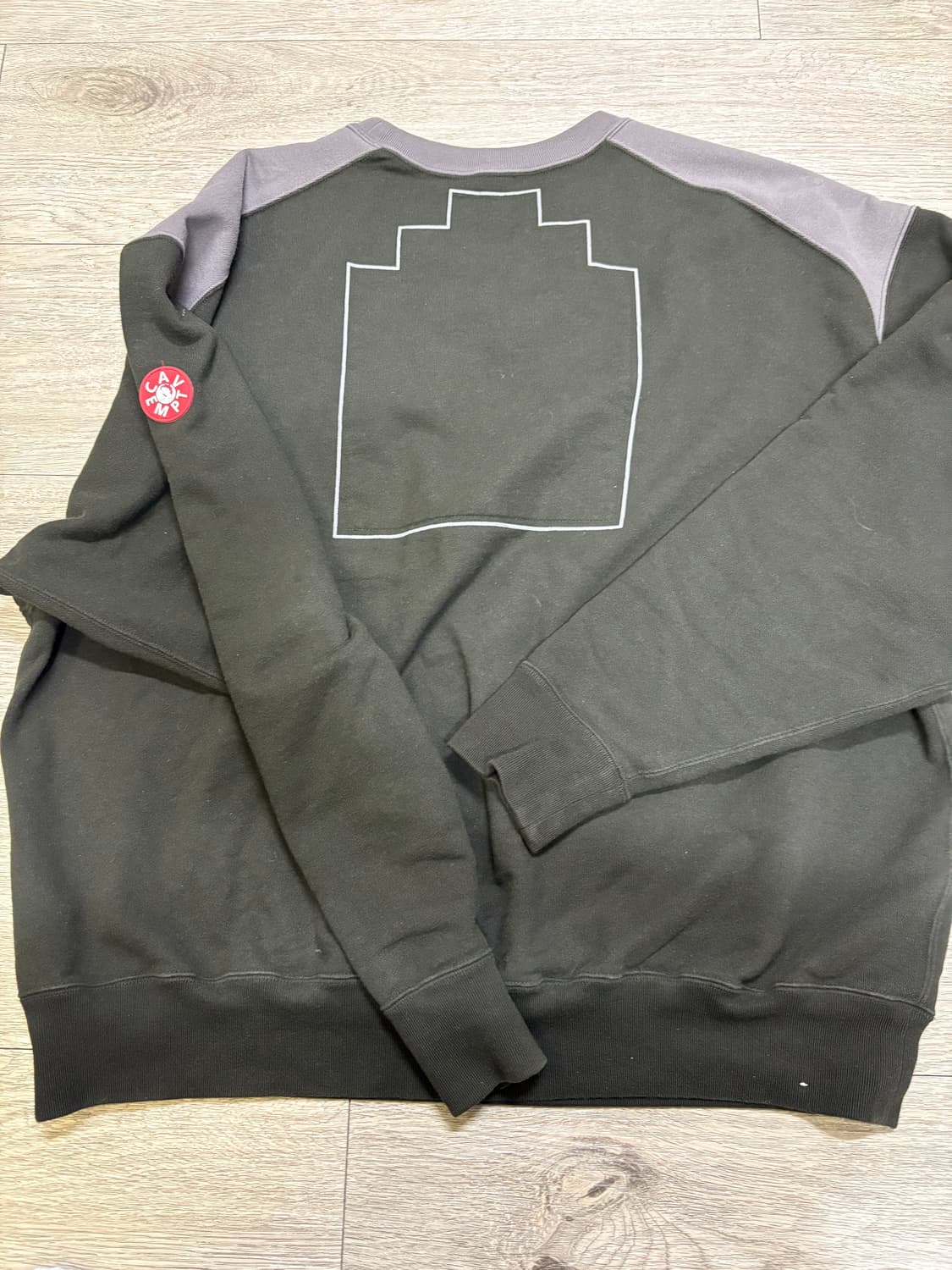 카브엠트 패널 숄더 크루넥 블랙 - 24FW 상품이미지1