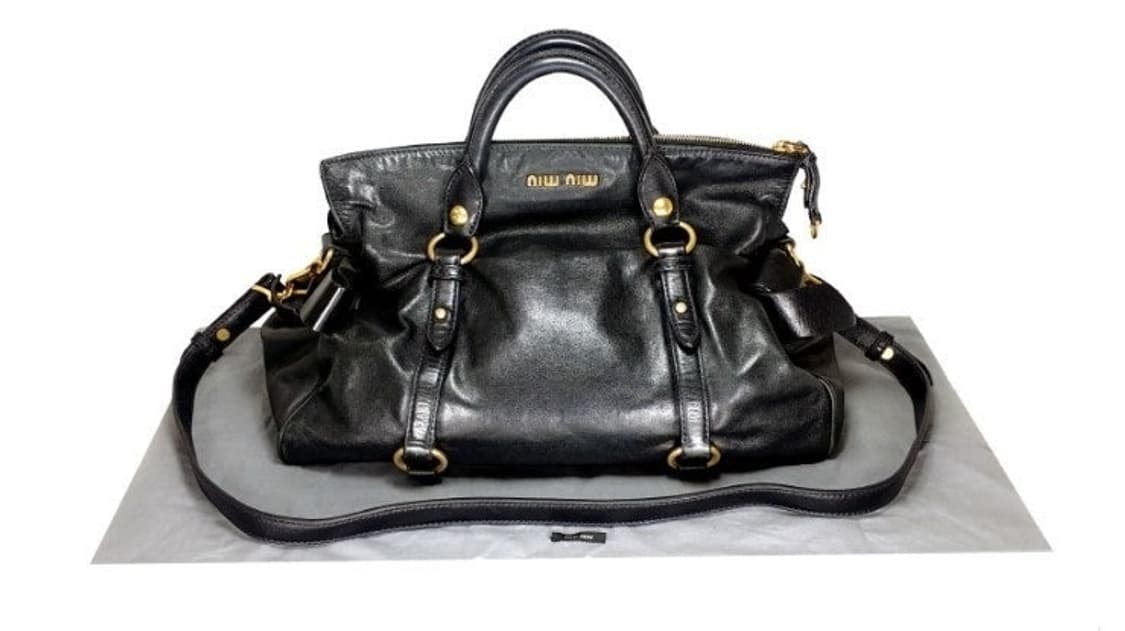 미우미우 리본 사첼백 블랙 구해요 상품이미지1