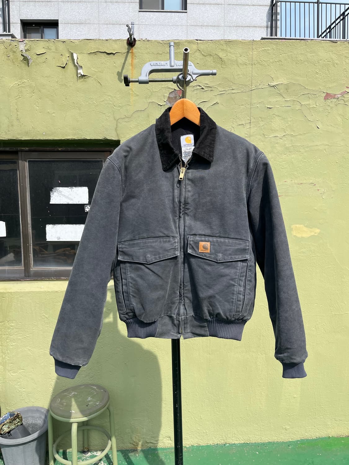 칼하트 디트로이트 봄버  상품이미지1