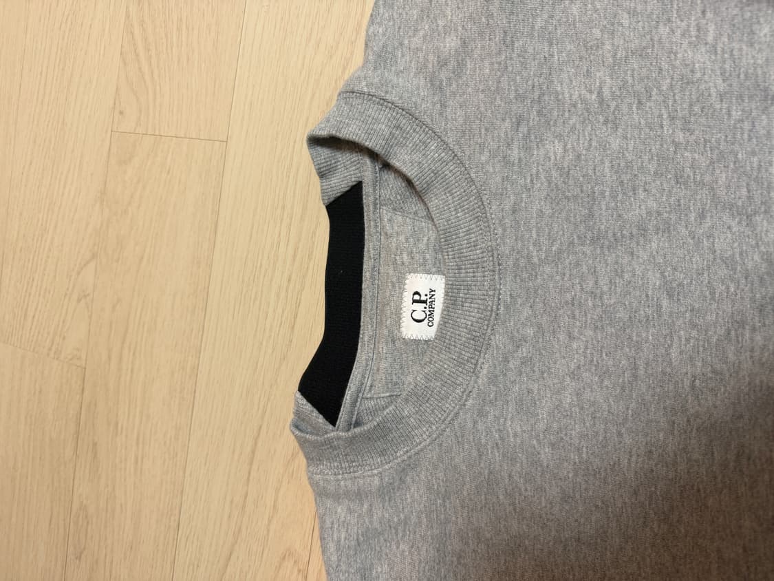 CP company 맨투맨 그레이 22FW 상품이미지2