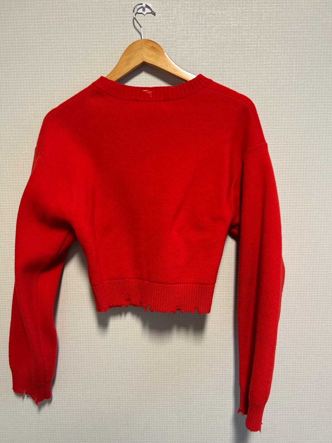 LCDC DISTRESSED ROUND-NECK CARDIGAN RED 상품이미지3