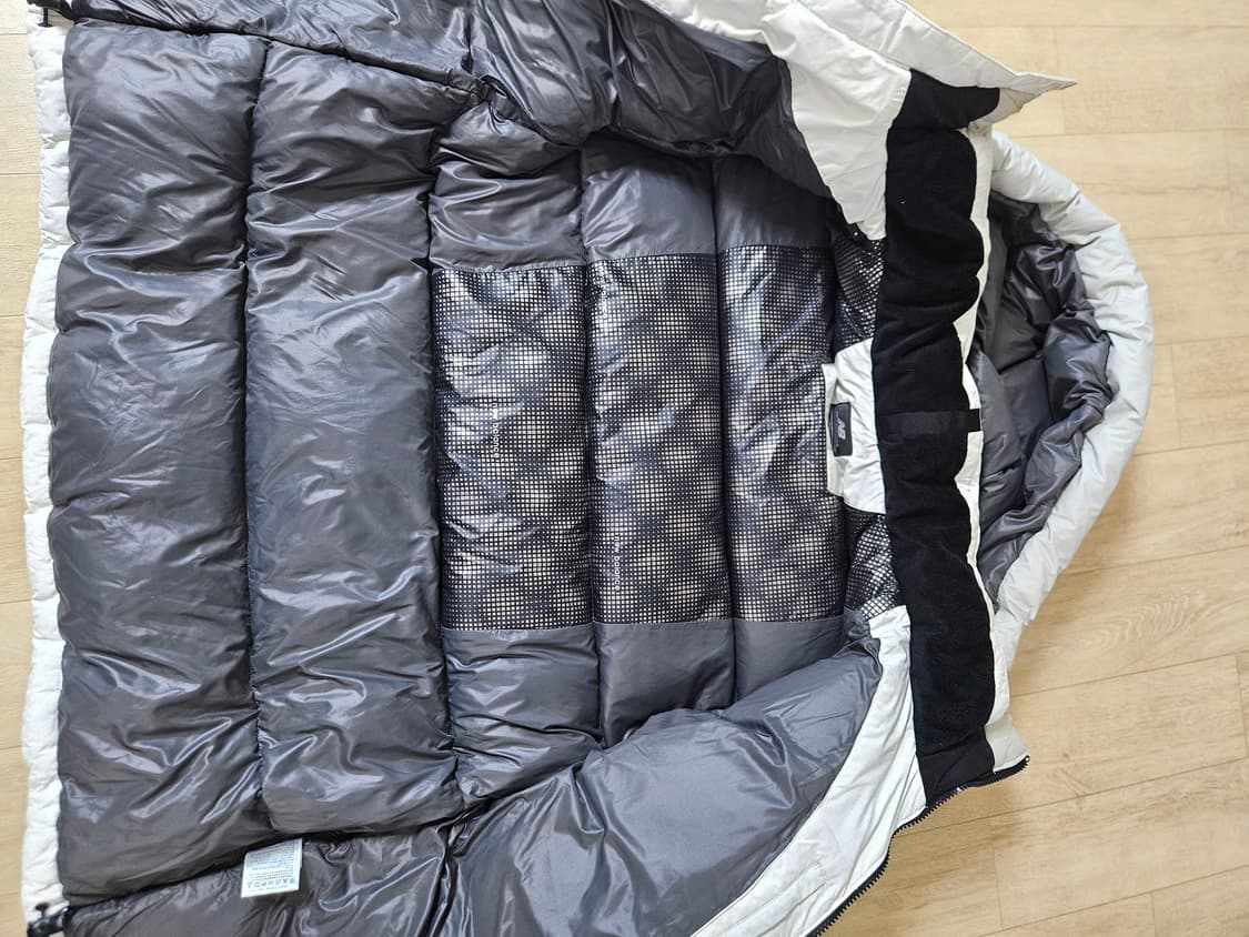 뉴발란스 화이트 구스다운 패딩 상품이미지3