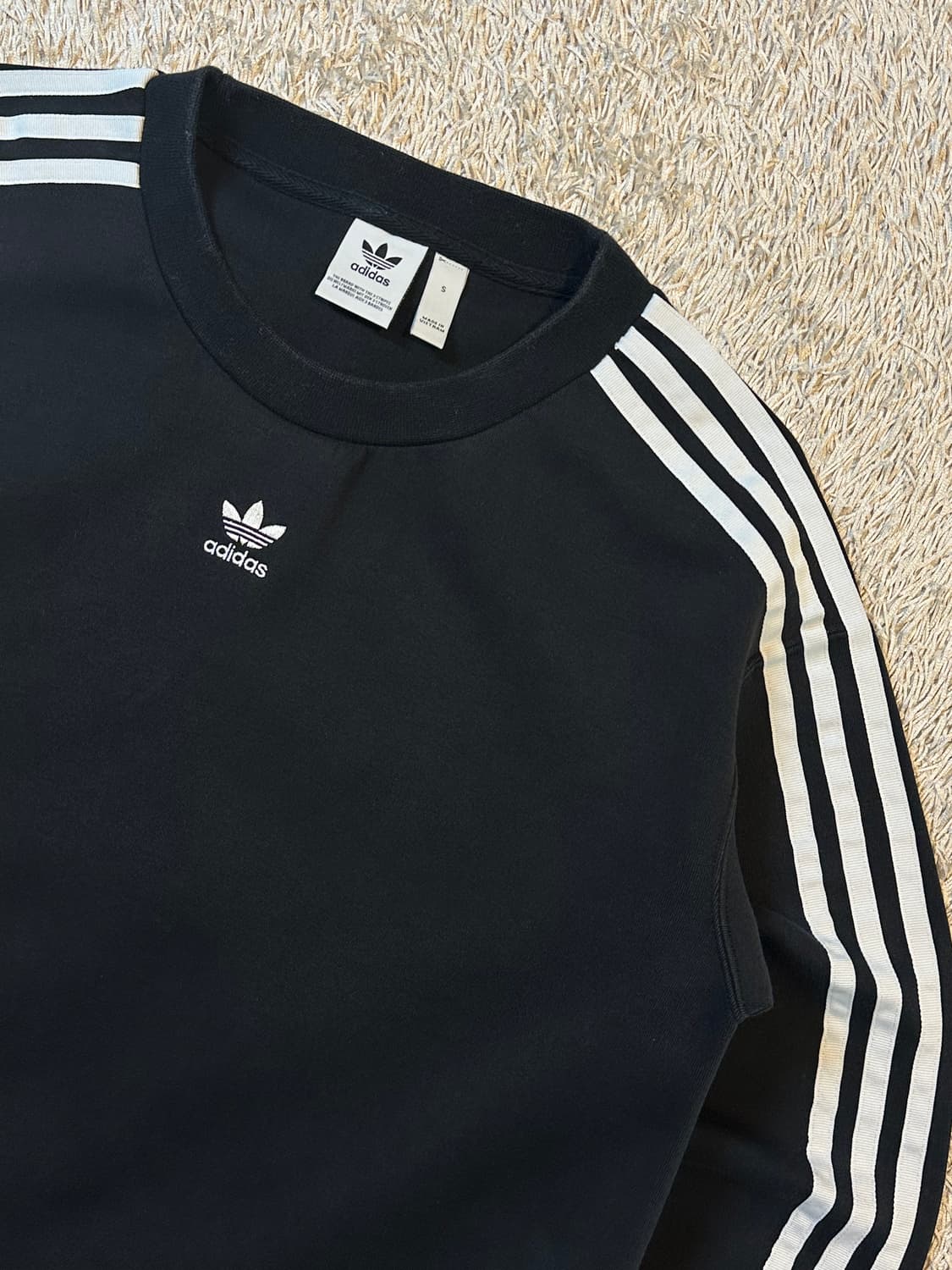 아디다스 ADIDAS 파이어버드 센터로고 스포티 맨투맨 블랙 상품이미지2