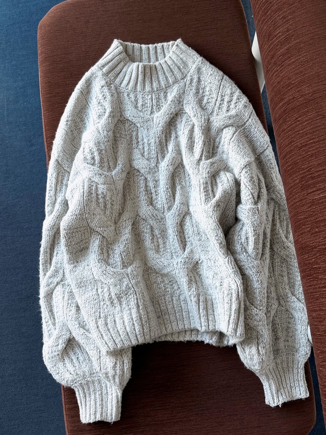 Design neck wide woven cloudy knit 상품이미지4