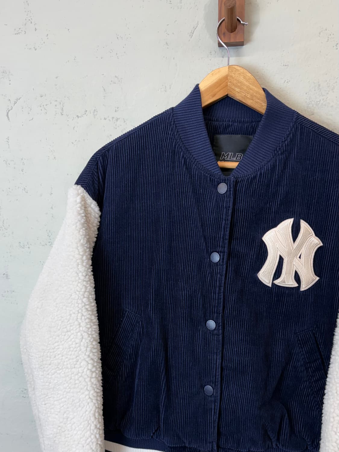 MLB 엠엘비 뉴욕양키즈 크롭 후리스 베이스볼 자켓 상품이미지5
