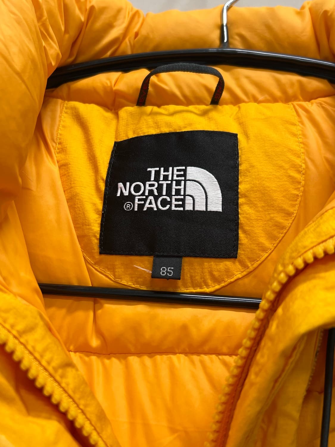(S) 노스페이스 여성 프리즘 다운 자켓 리폼 패딩조끼 옐로우 상품이미지4