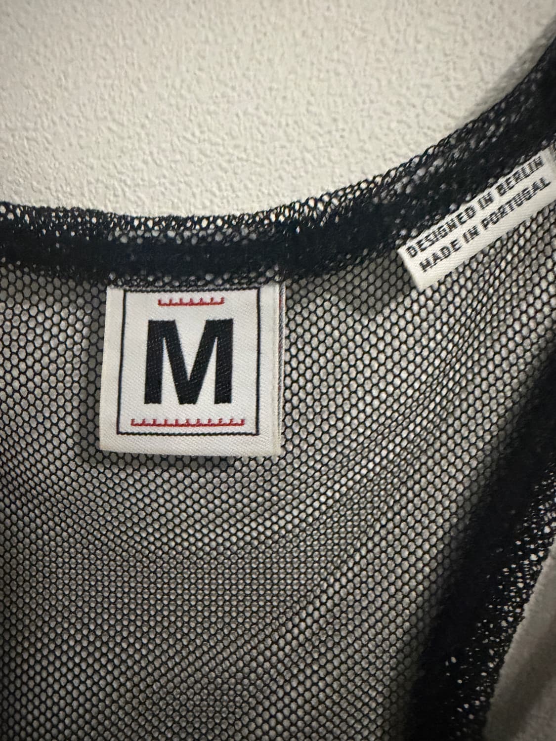 RANDOM IDENTITIES 블랙 메쉬 슬리브리스 탱크탑 상품이미지3