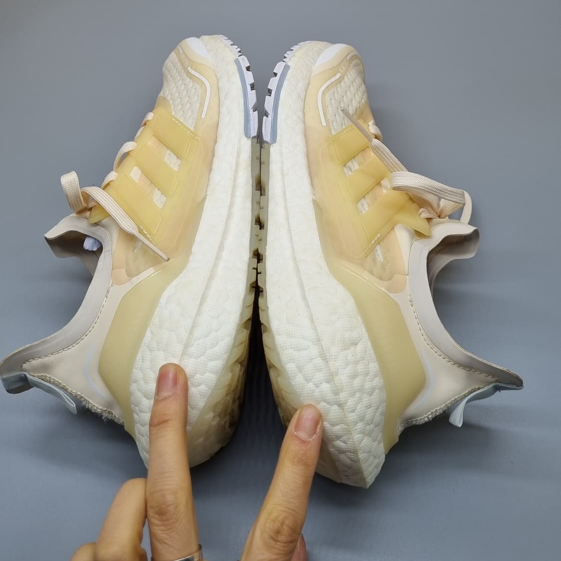 아디다스 울트라부스트21 여성운동화240  상품이미지5