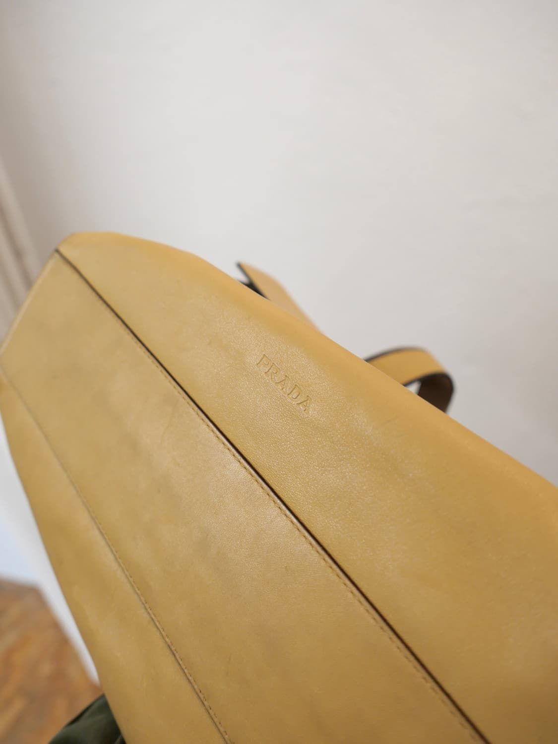 프라다 레더 토트백 상품이미지4