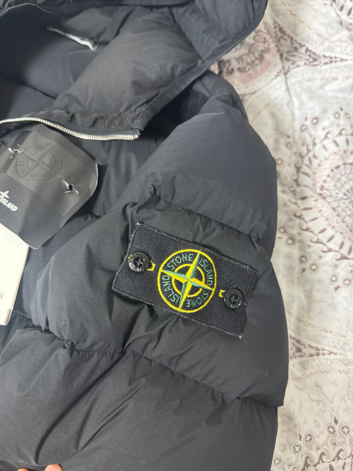 정품 스톤아일랜드 24FW 심리스 후드 패딩점퍼자켓 상품이미지4