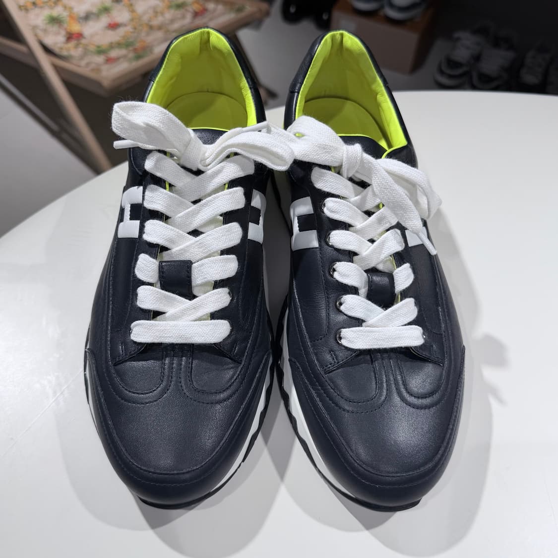 42 / 에르메스 H로고 트레일 블랙 네오그린 스니커즈 상품이미지4