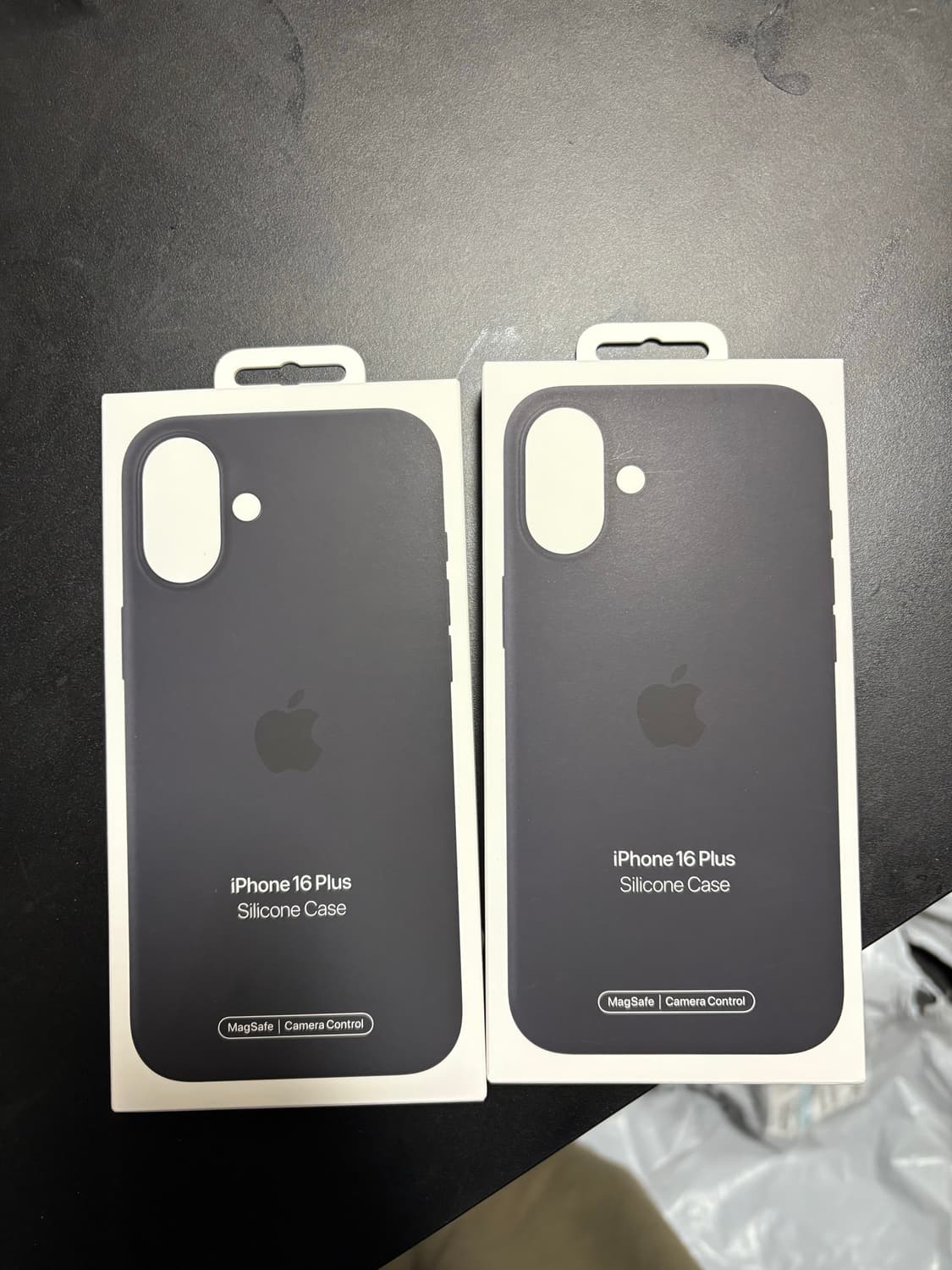 아이폰 16플러스 애플정품 실리콘케이스 상품이미지1