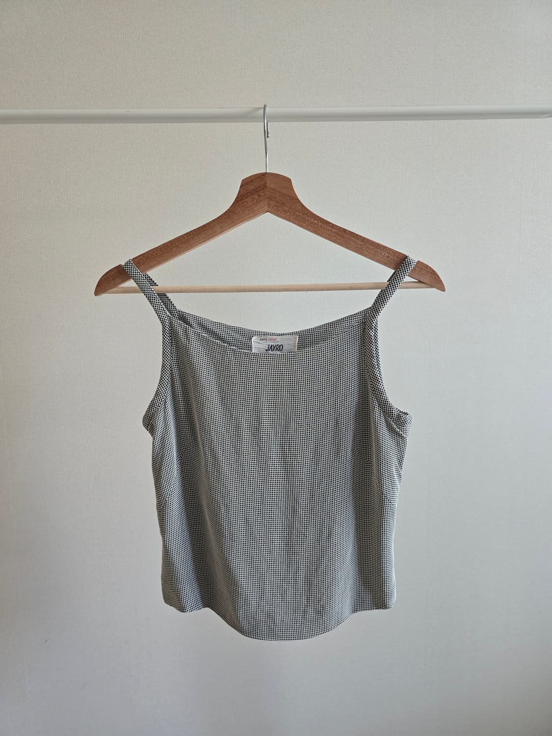 로페 트리코 제이로  슬리브리스 탑 상품이미지1