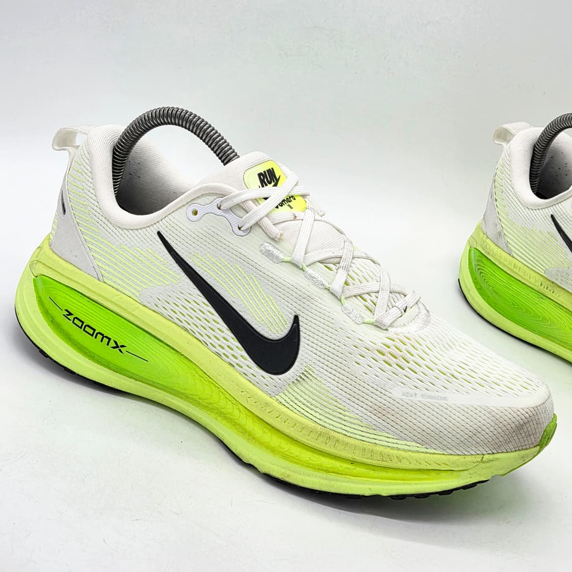 나이키 보메로 18 화이트 일렉트릭 그린 (270) 상품이미지5