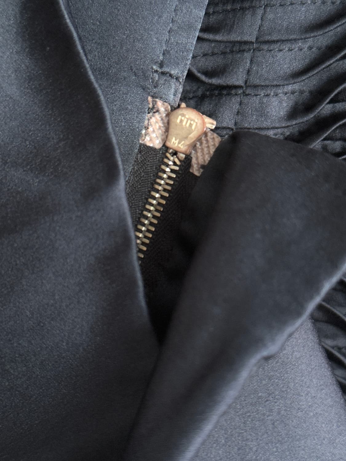 구찌 by 톰포드 SS04 런웨이 실크 자켓 상품이미지6