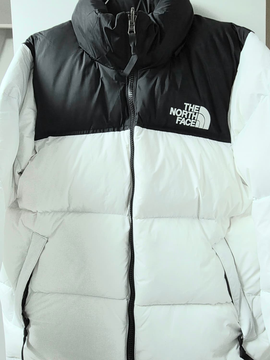 노스페이스 레트로 눕시 블랙앤화이트 상품이미지2