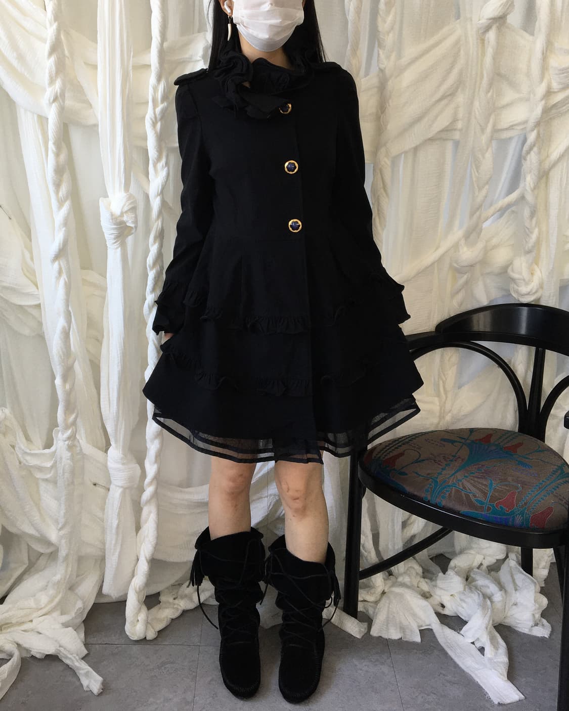 Back ribbon frill point high neck coat 상품이미지1
