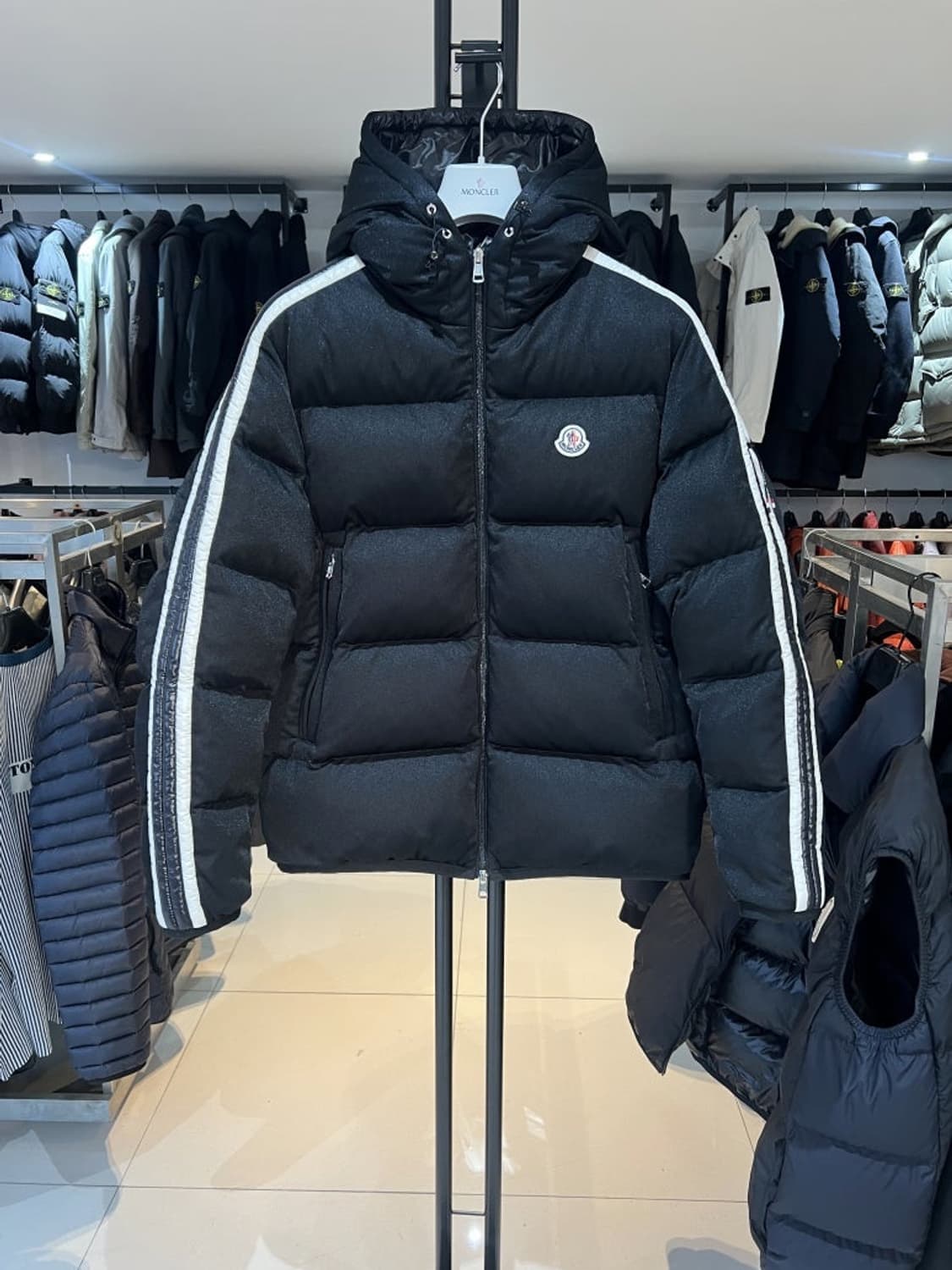 몽클레어 산베산 다운자켓 상품이미지1