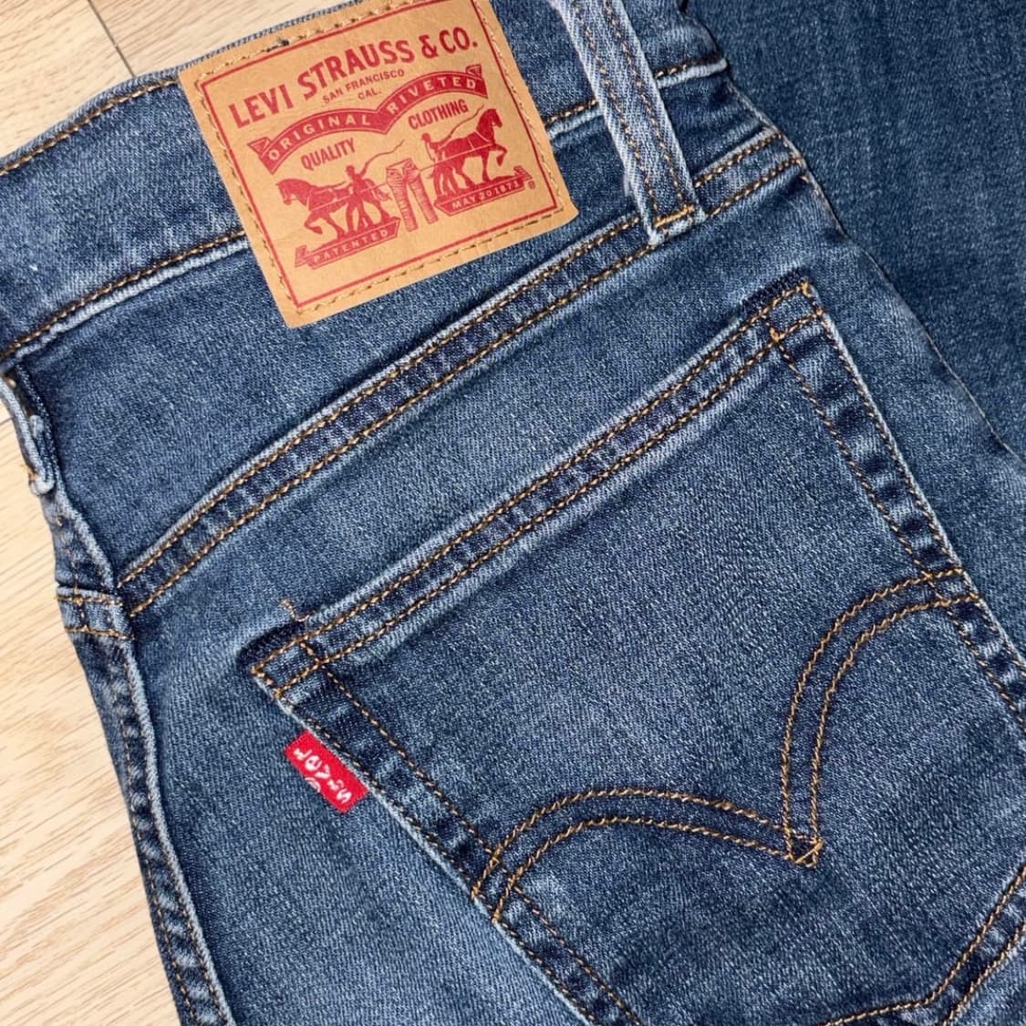 Levi’s 리바이스 스트레이트핏 중청 데님팬츠 상품이미지3