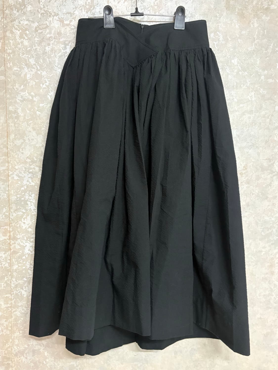 민주킴 블랙 스커트 SS22 상품이미지2