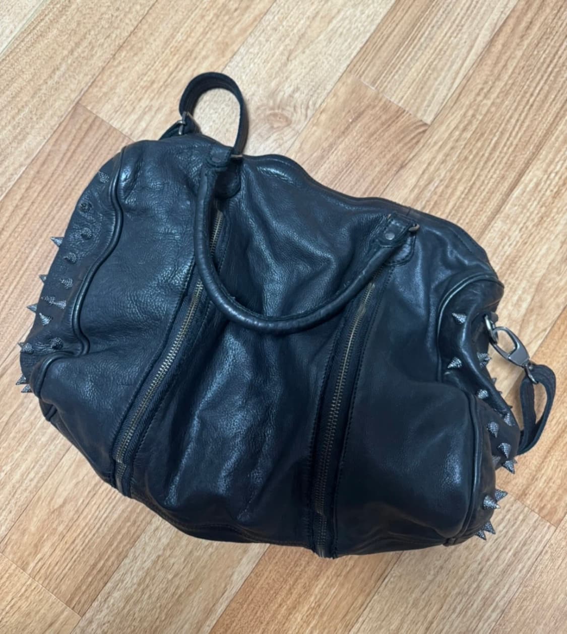 쟈딕앤볼테르 Zadig & Voltaire 블랙 스터드 레더백 상품이미지4