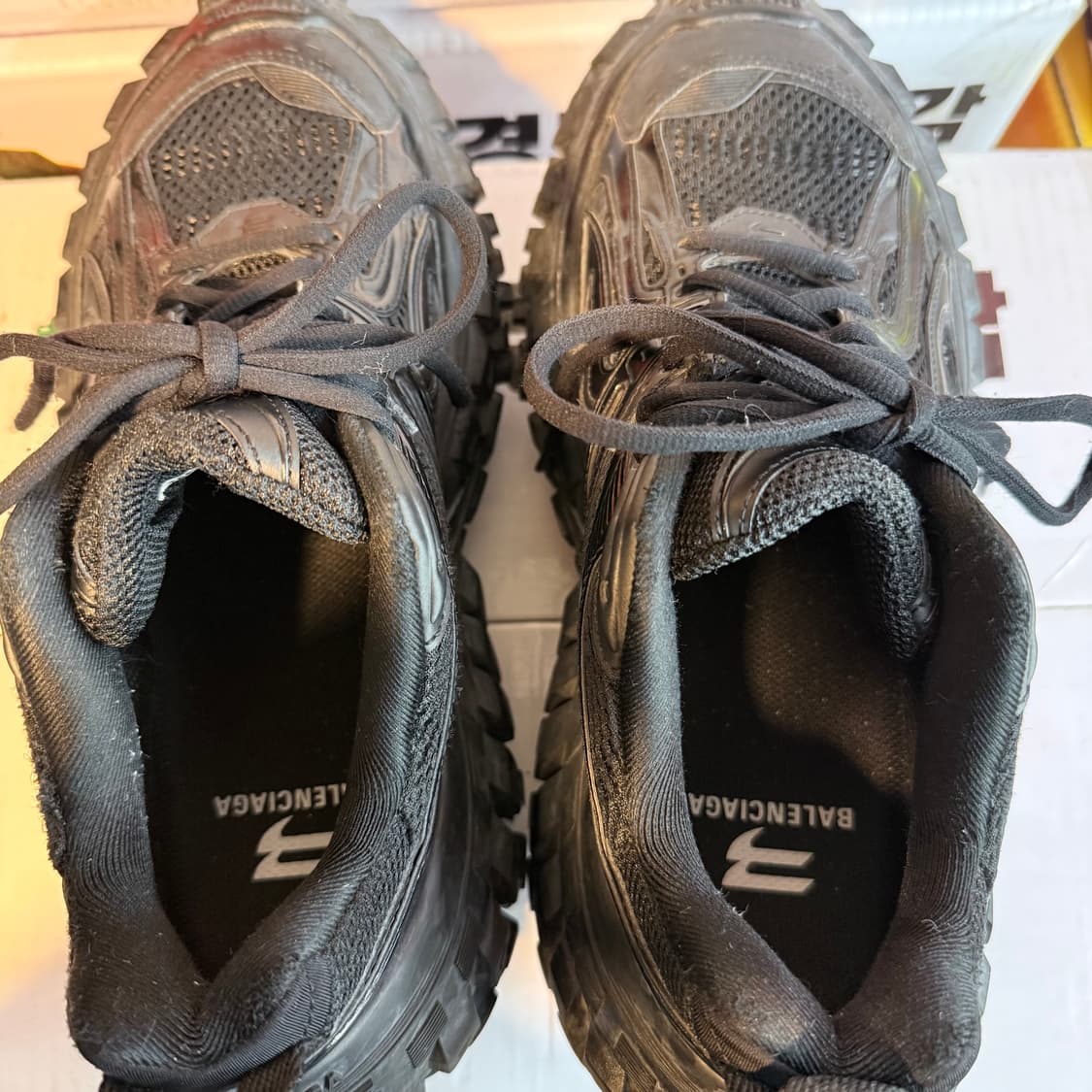 발렌시아가 디펜더 [40] 상품이미지4