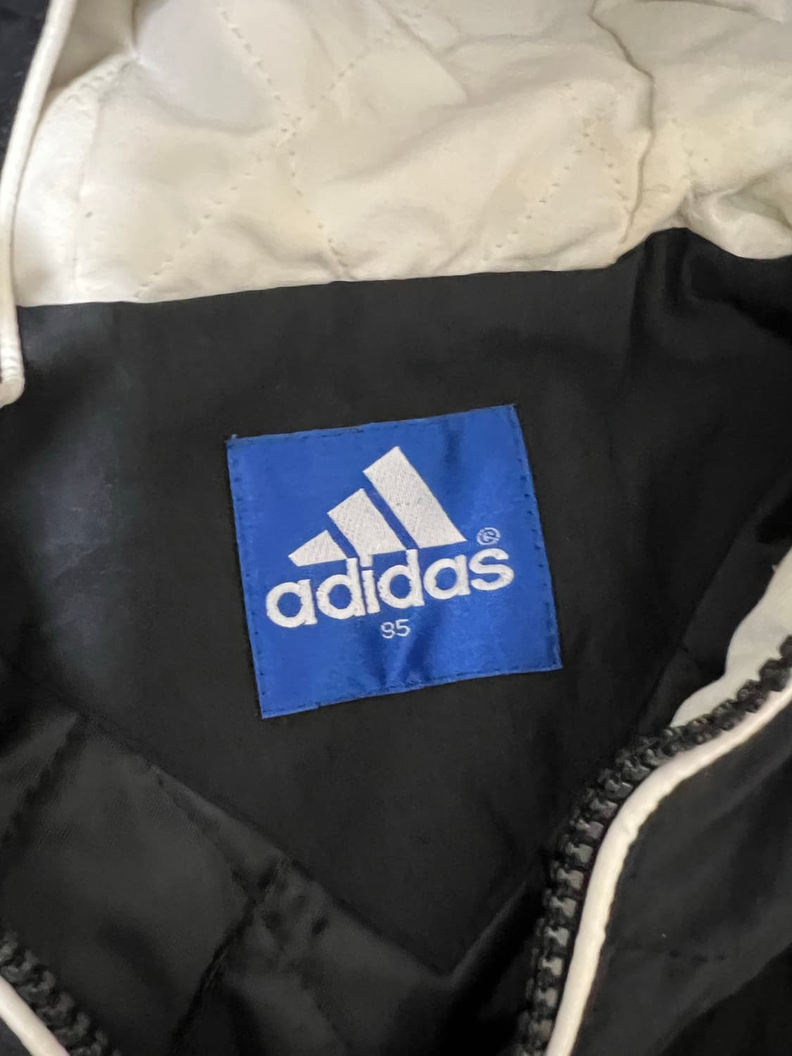 90s 아디다스 올드스쿨 블랙 누빔 점퍼 자켓 상품이미지3