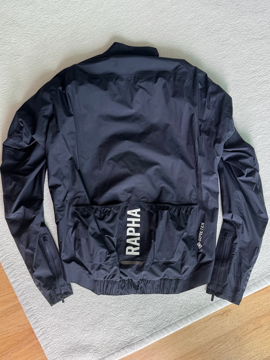 Rapha Pro Team GORE-TEX Rain Jacket 상품이미지2
