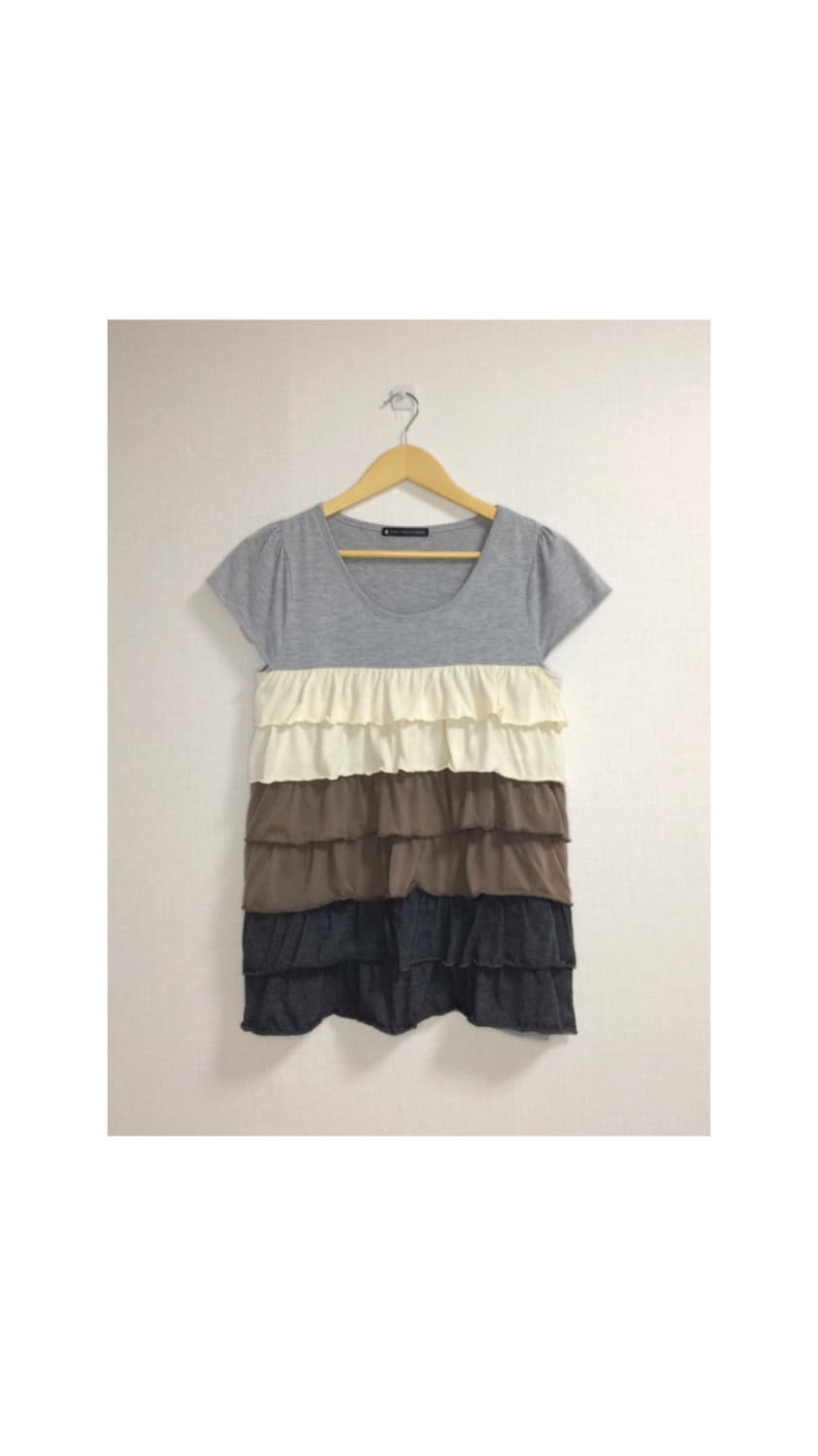 빈티지 배색 프릴 그레이 반팔 티셔츠 상품이미지1