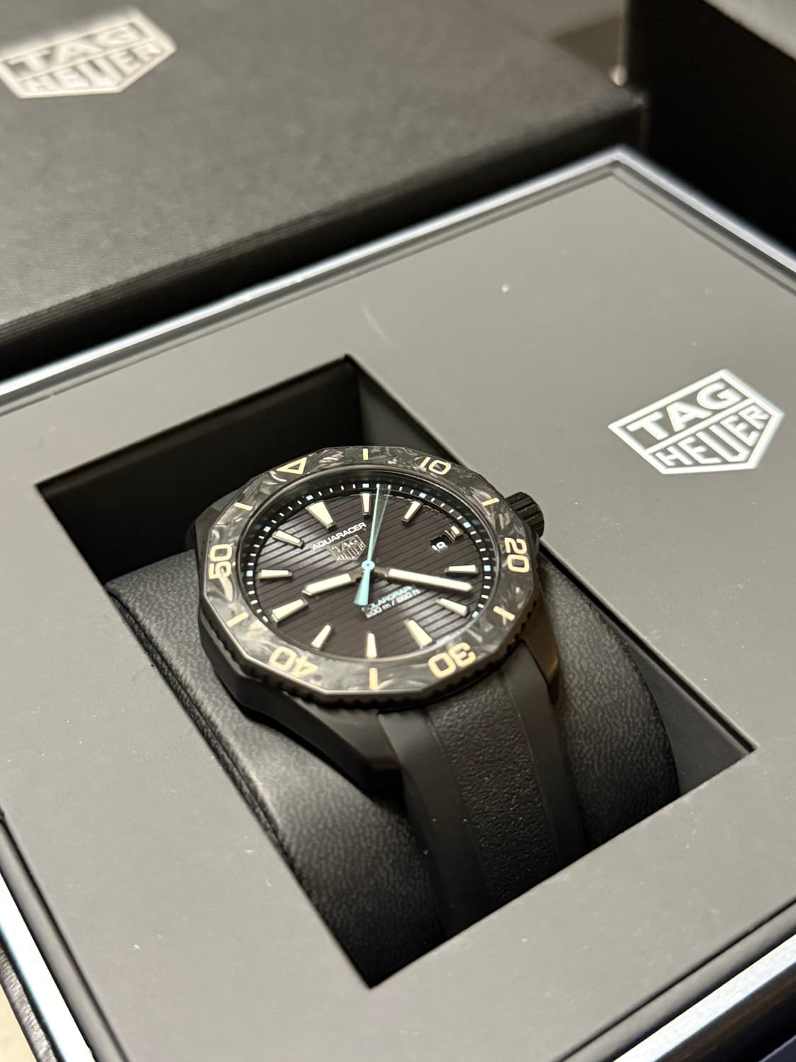 태그호이어 아쿠아레이서 프로페셔널 200 솔라그래프 WBP1112 상품이미지10