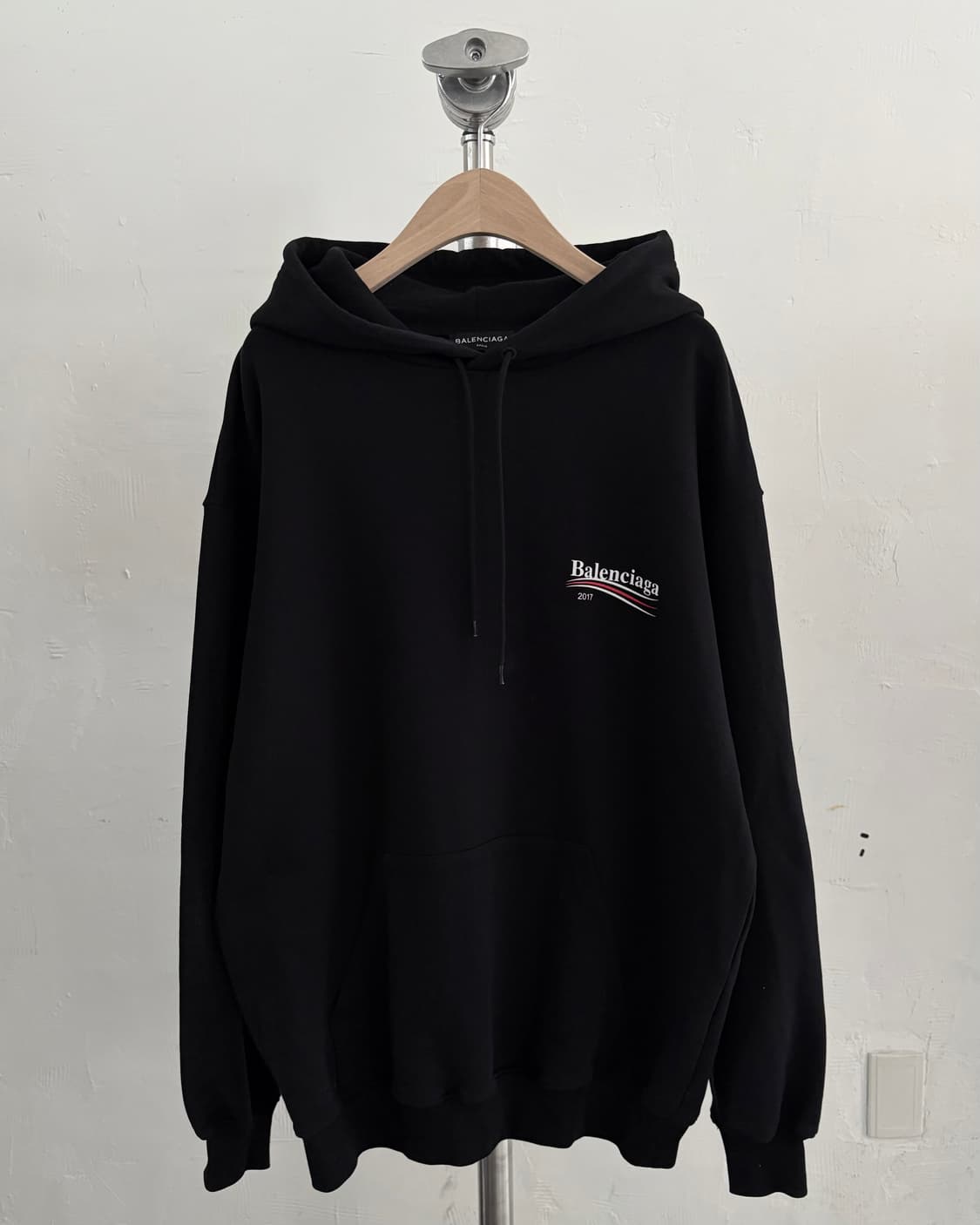 Balenciaga 발렌시아가 블랙 웨이브 로고 후드티 상품이미지1