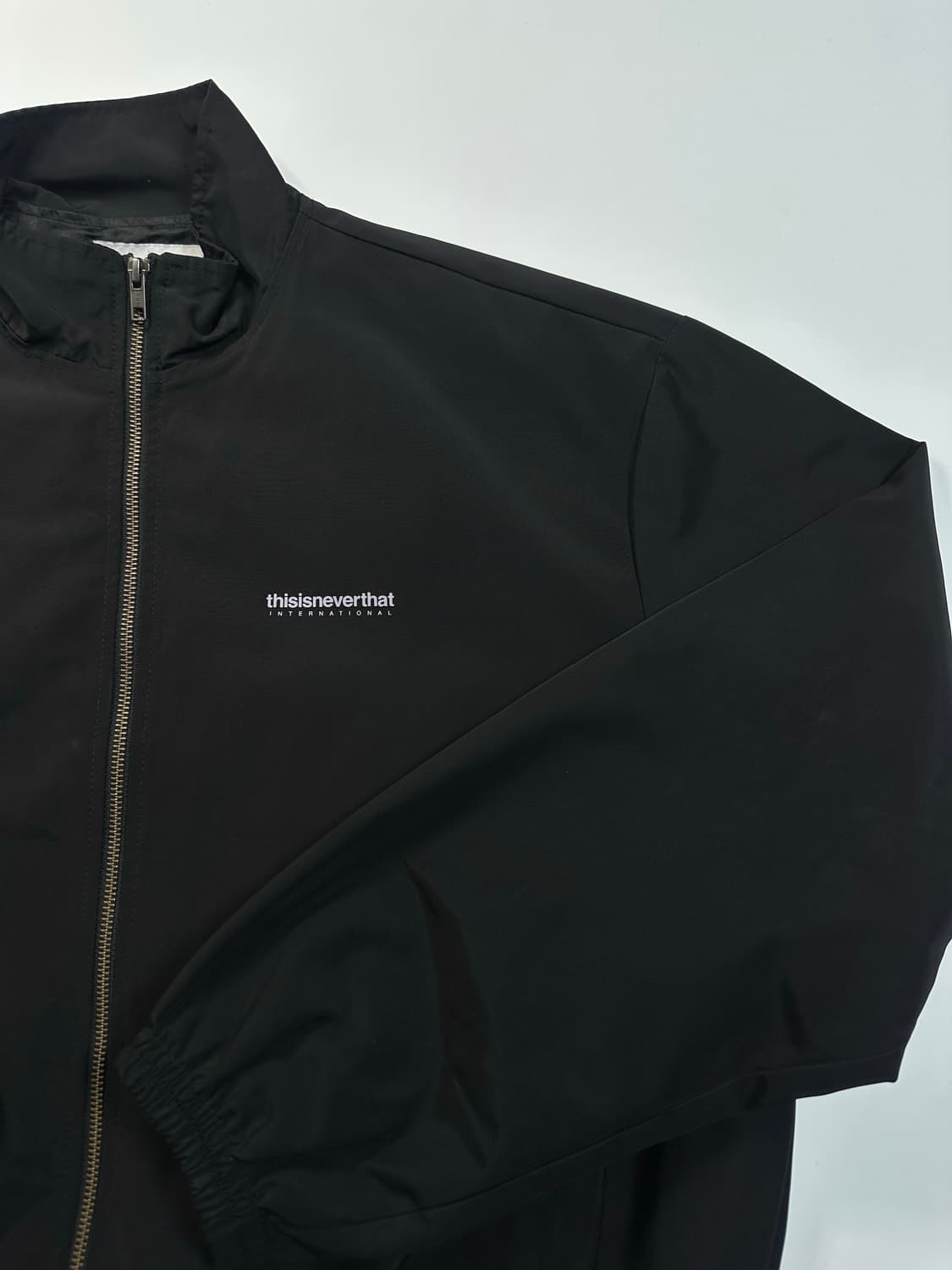 디스이즈네버댓 블랙 나일론 자켓 상품이미지3