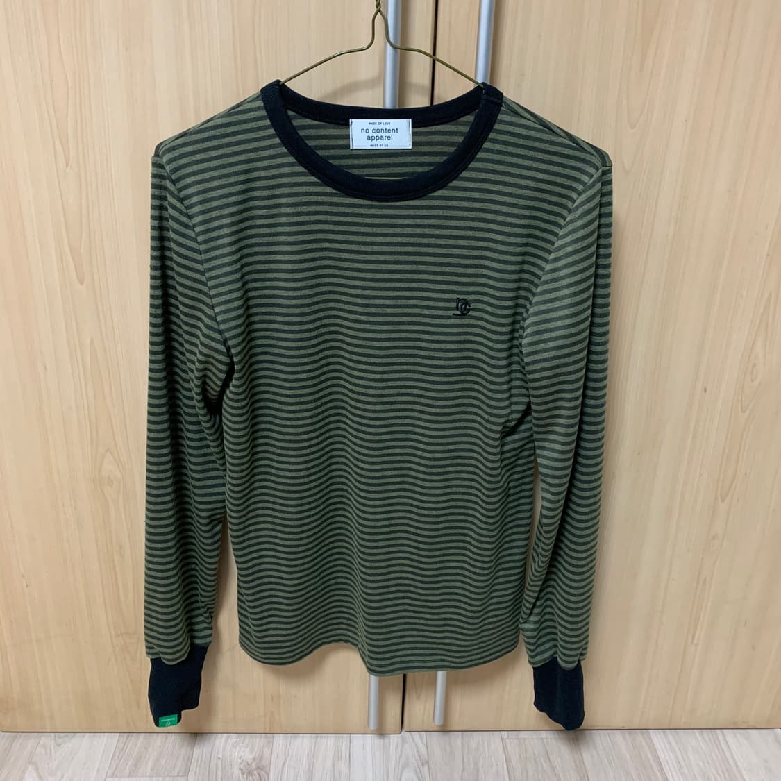 노컨텐츠 스트라이프 긴팔티 카키 상품이미지3