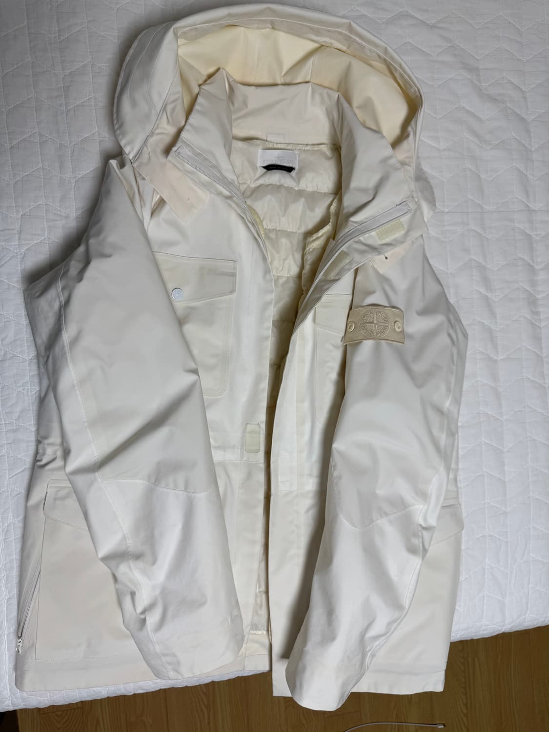 스톤아일랜드 탱크쉴드 고스트피스 패딩 자켓 L 상품이미지1