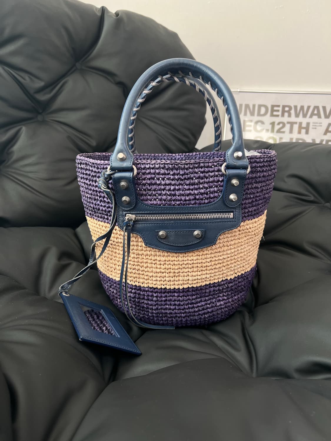 발렌시아가 라피아 파니에 숄더백 상품이미지4