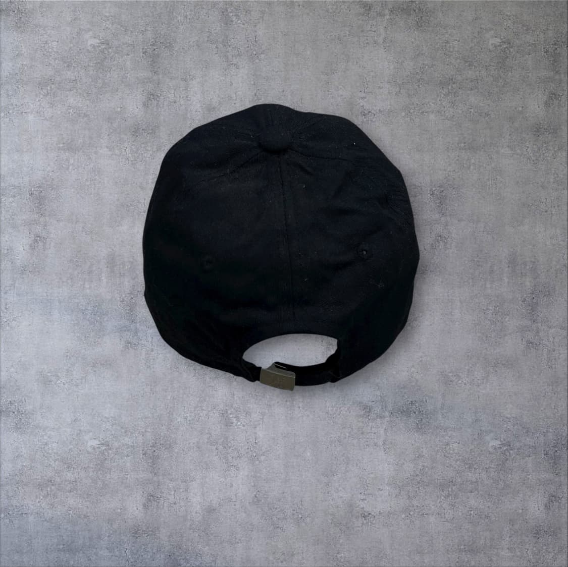 우알롱 블랙 컬러 베이직 로고 볼캡 상품이미지4
