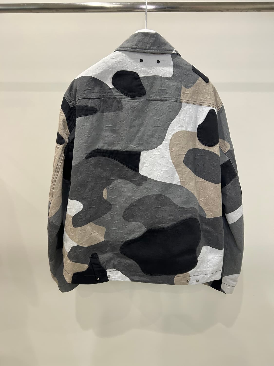 [정품/중고] 루이비통 패치워크 포트레이트 데님 자켓 상품이미지2