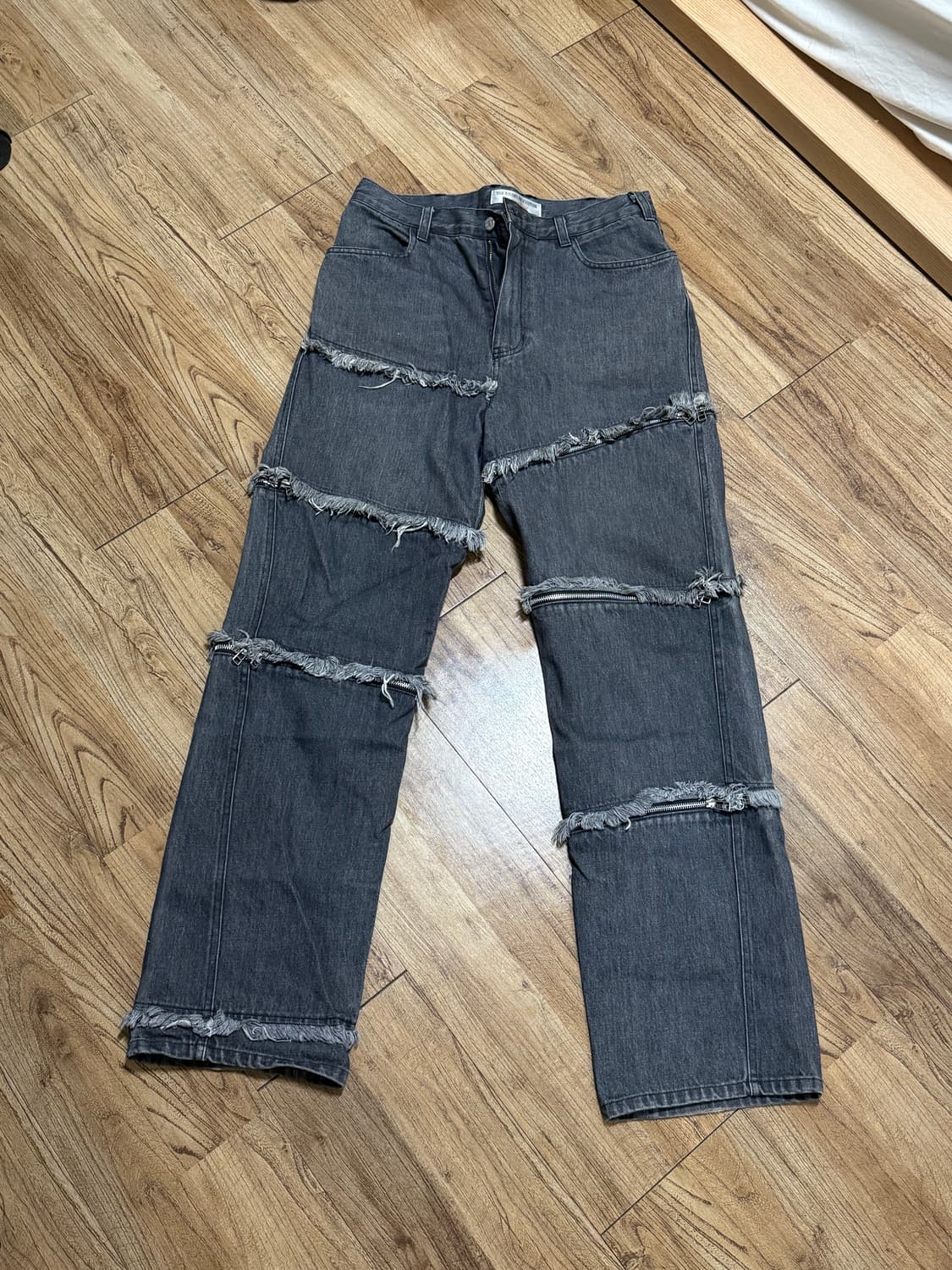 더뮤지엄비지터 지퍼진 상품이미지1